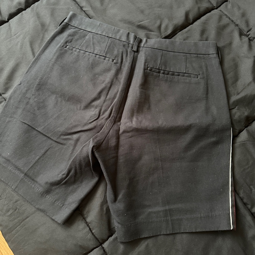 H&M Men's Black Shorts with Burgundy Stripe - Picture 4 of 4